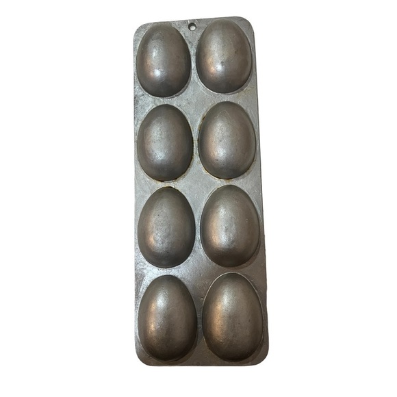 Vintage Metal Egg Mold - Picture 2 of 2